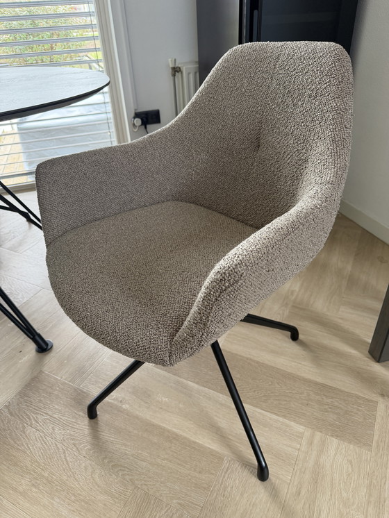 Image 1 of Bewölkter Esstisch