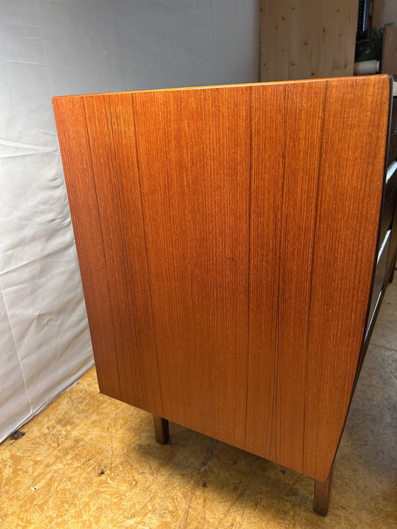 Image 1 of Superbe buffet en teck rétro du Mid Century Vintage par Nathan Furniture 1960 Rare Curved Edge Design