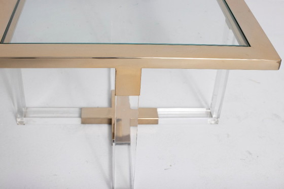 Architecturale set van 2 vintage lucite, messing & glas bijzettafels, jaren '70 (photo 7 of 9)
