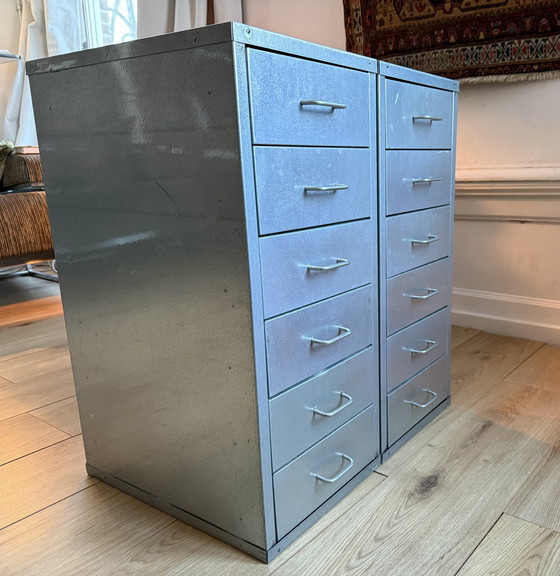 Image 1 of Set di cassettiere in metallo industriale – stile studio vintage