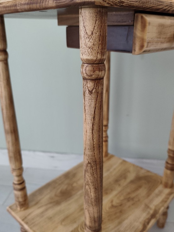 Image 1 of Tavolino laterale in legno massello