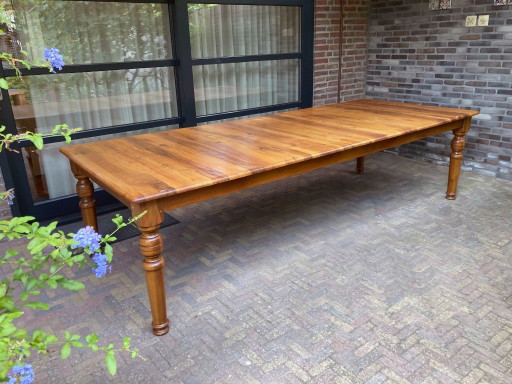 Table de salle à manger pour 10 personnes