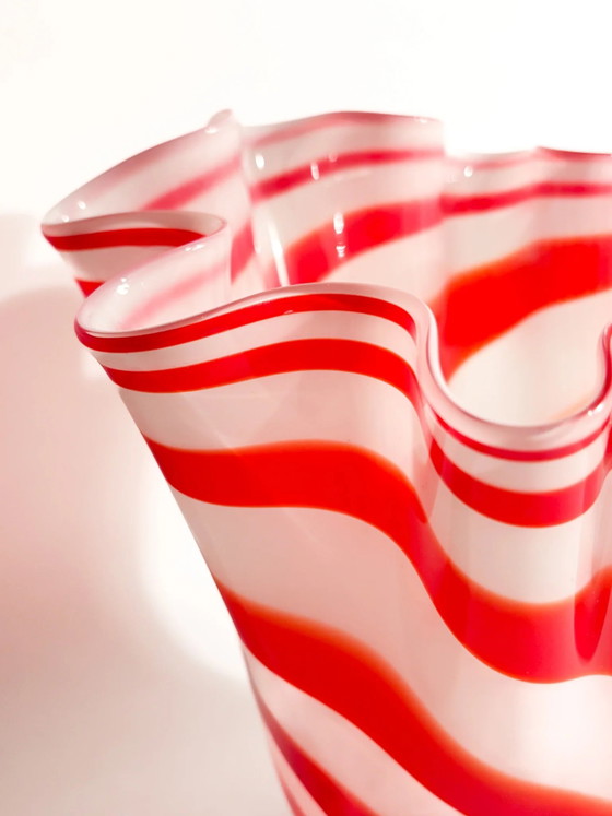 80s White and Red Murano Glass Handkerchief Vase (photo 11 of 13)