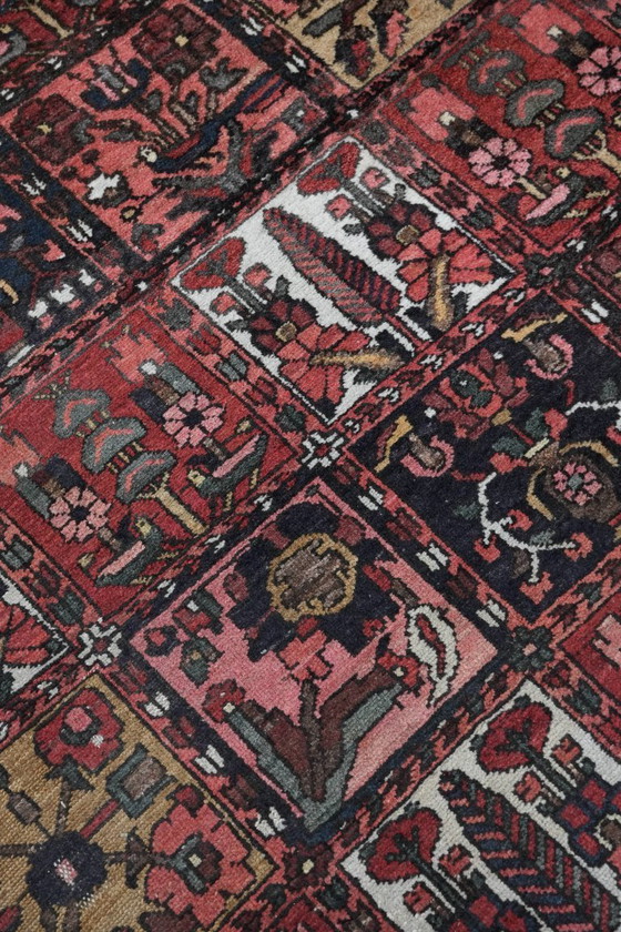 Image 1 of Tappeto orientale annodato a mano con bellissimi motivi tra cui dettagli rosa 312x220cm