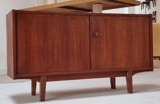 Sideboard aus der Mitte des Jahrhunderts