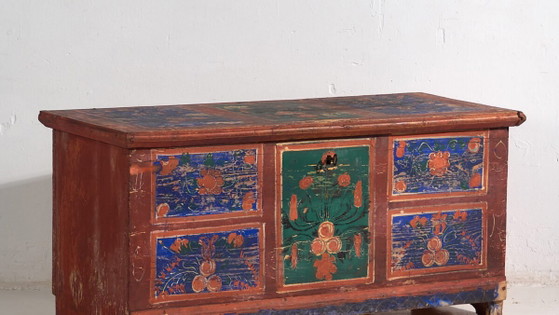 Coffre ancien peint à la main avec motifs floraux (Année 1907) #100 – Commodes (photo 3 of 40)