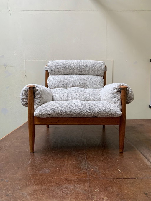 Fluffy & Functional - Original Eric Merthen armchair in white blended bouclé