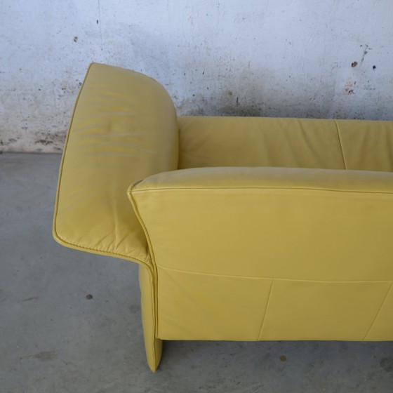 Image 1 of 1x 2 seat Indy couch