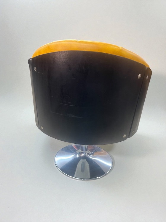 Image 1 of Original vintage 1970s cocktail chairs. These swivel cocktail chairs are classic Space Age / Pop Art design pieces.