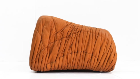 Image 1 of Piumino Cognac-Ledersofa von Jonathan De Pas, 1970er Jahre
