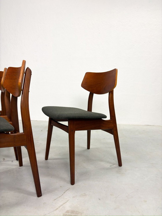 Image 1 of Set of Mid-Century Dining Chairs in Danish Design