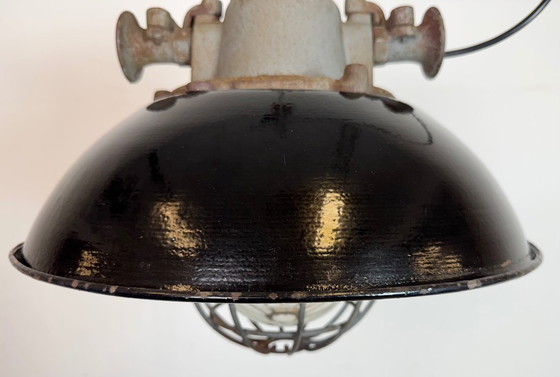 Image 1 of Industriële kooilamp van zwart emaille en gietijzer, jaren 60