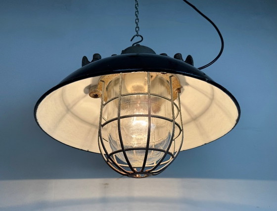 Image 1 of Industriële kooilamp van zwart emaille en gietijzer, jaren 60