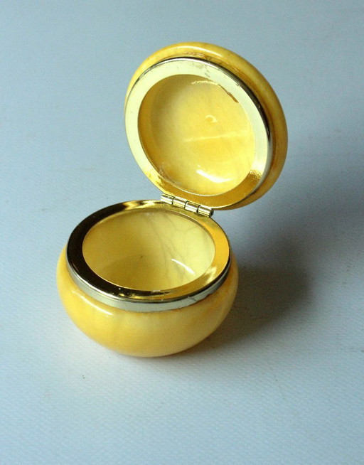 Beautiful pill box - ring box made of yellow alabaster - handcarved in Italy