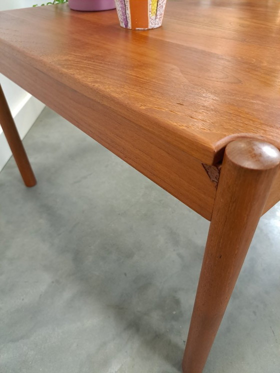 Image 1 of Mesa de centro danesa cuadrada de teca Magnus Olesen con patas redondas, n.º 2