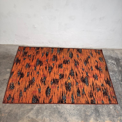 Tapis rétro rouge hongrois, années 1960 – Design vintage