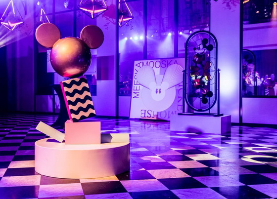 Supertoys Supertoys – MICKEY – Unique 1/1 Artwork – 2018 – Sculpture, Mdf, Polyester (photo 3 of 5)