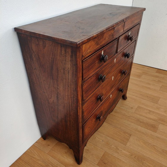 Image 1 of commode ancienne de style géorgien