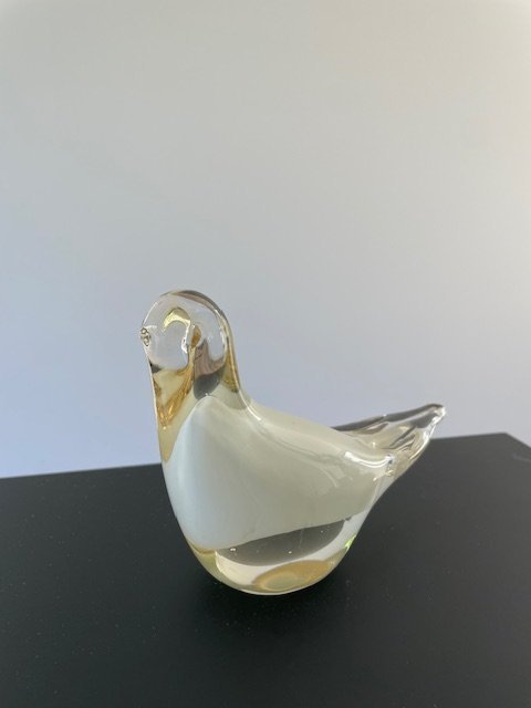 Image 1 of Pájaro con diseño de vidrio: elegante y escultural en vidrio transparente