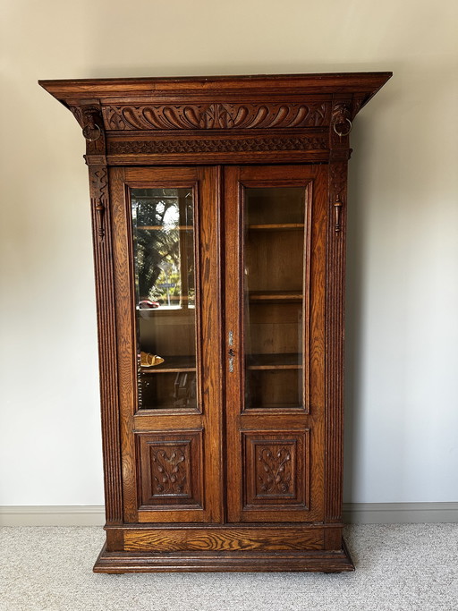 Antiker Eichenbücherschrank mit abgeschrägtem Glas (ca. 1890–1910)