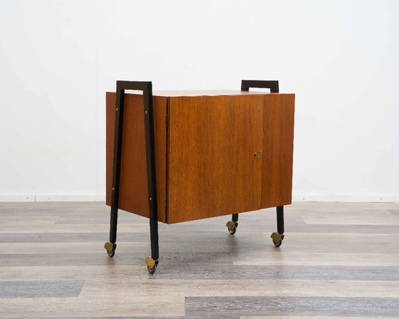Image 1 of Mobile bar su ruote, realizzato in teak. Design scandinavo.