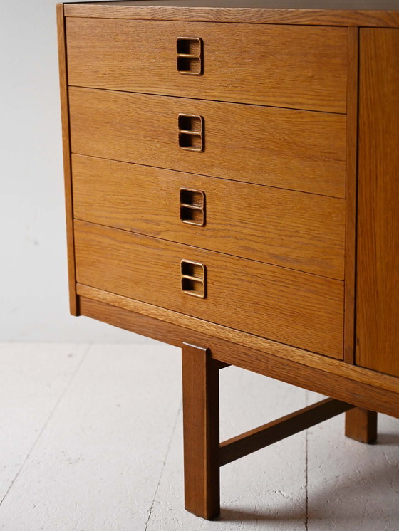 Image 1 of Buffet scandinave en chêne vintage avec tiroirs et portes