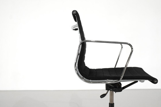 Image 1 of "EA 117" office chair by Charles Ray Eames for ICF USA 1969.