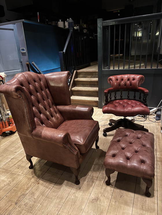 Image 1 of Chesterfield Queen Anne Sessel mit hoher Rückenlehne, extra breiter antiker Sessel aus herbstbraunem Leder