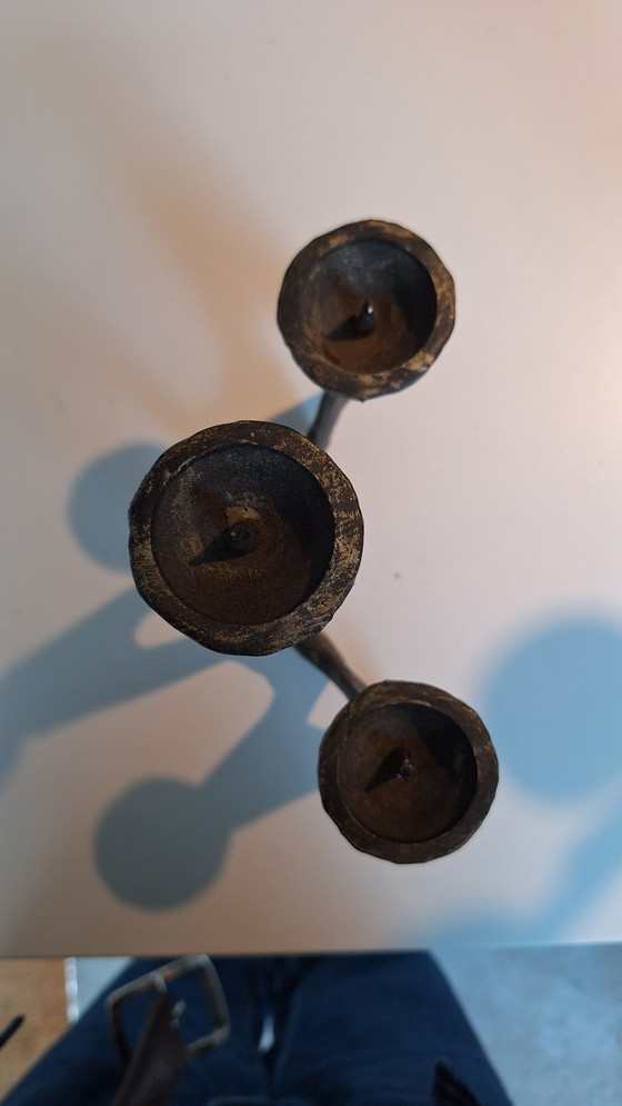 Image 1 of Vintage brutalistische kroonluchter van gietijzer uit het midden van de vorige eeuw, gemaakt in gietijzeren stijl.