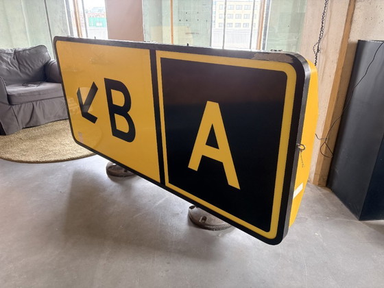 Image 1 of Boîte lumineuse d'aéroport d'origine