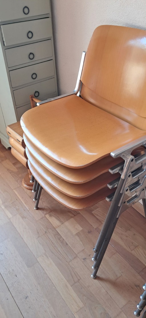 Gebruikte Castelli stoelen hout jsc 87/9