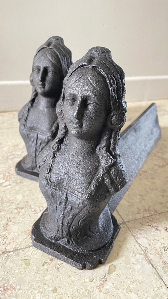 Image 1 of Perros de bomberos de hierro fundido antiguos para apartamentos