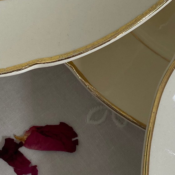 Image 1 of 6 platos llanos antiguos de loza beige con ribete dorado de Villeroy & Boch