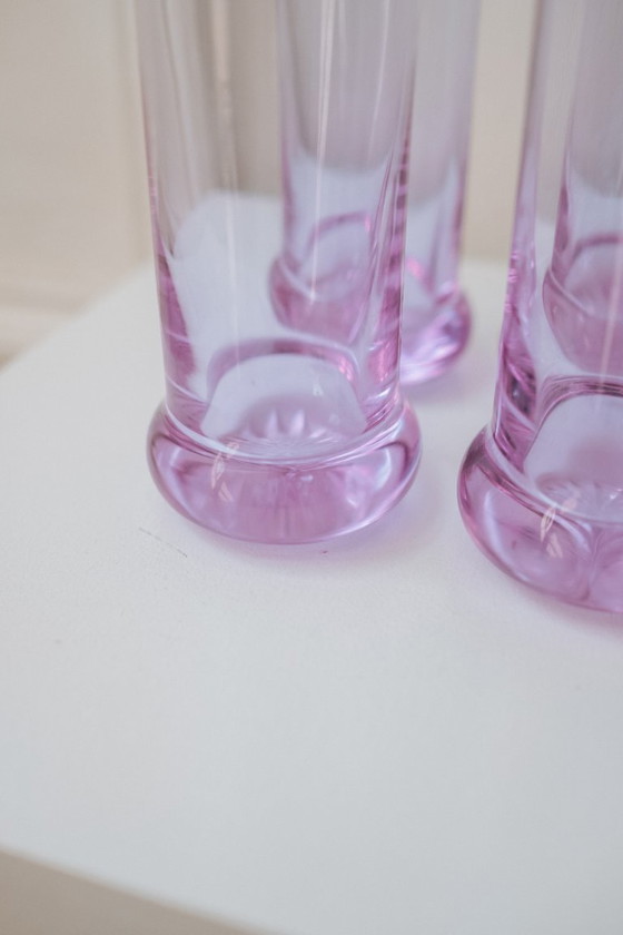 Image 1 of 4 vasos largos de color lila con base redonda, procedentes de Italia, década de 1970.