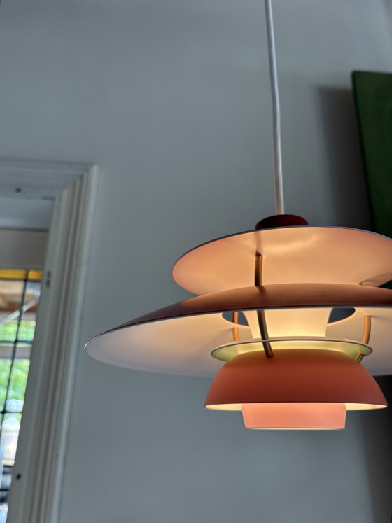 Louis Poulsen PH5 Mini Tonalità di Rosso, Nuovo, nella sua confezione originale – Lampade a sospensione (photo 3 of 11)