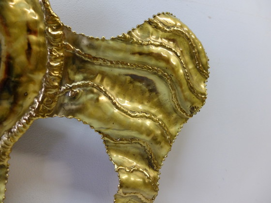 Image 1 of Henri Fernandez, Lampada da parete a forma di pesce in ottone, firmata