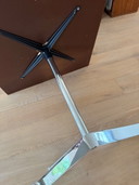 Base originale del tavolo Vitra Eames (1992) con piano bianco