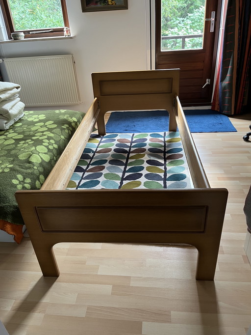 Vintage massief eikenhouten eenpersoonsbed