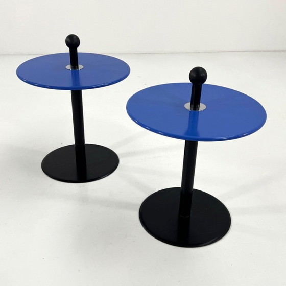 Image 1 of Mesita auxiliar azul de estilo posmoderno de Ikea, década de 1980.