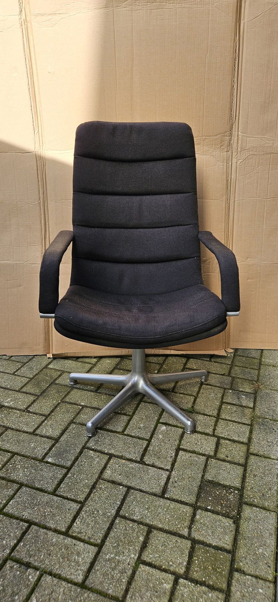 Artifort Armchairs 4 pieces – Aluminium (photo 2 of 5)