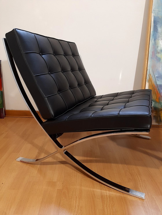 Image 1 of Knoll Set Barcelona New-Never Used Black Leather Design by Ludwig Mies Van Der Rohe and Lilly Reich (1929)