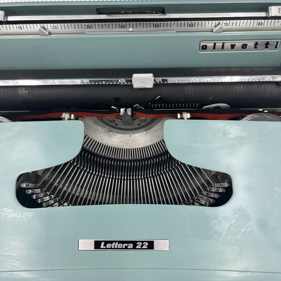 Image 1 of Olivetti Lettera 22 typewriter Blue