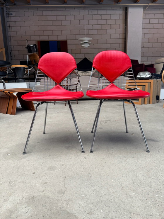 Vitra Wire Chair DKR/Bikini chair, Charles & Ray Eames (stock: 2), Dining chairs, Chrome, Leather, Red (photo 3 of 11)