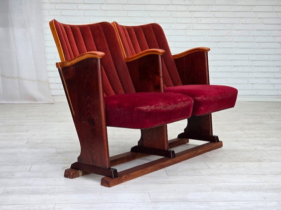 Image 1 of Fauteuils de cinéma/théâtre danois des années 1950, en velours d'ameublement, état d'origine.