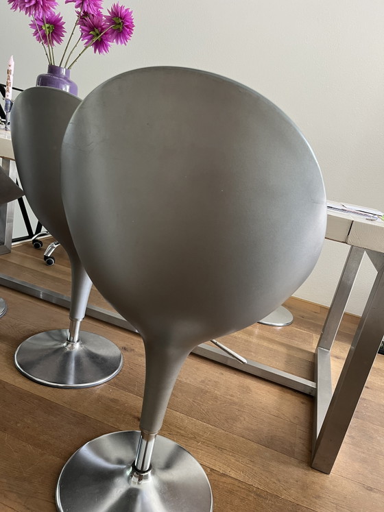 4 sedili avvolgenti regolabili Bombo, grigio argento, usati – Sedie da pranzo, Metal, Plastic (photo 3 of 5)