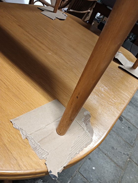 Image 1 of Extendable table