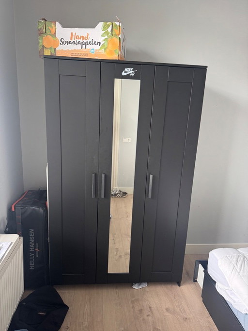 Bed 2 persoons met laden aan onderkant 
