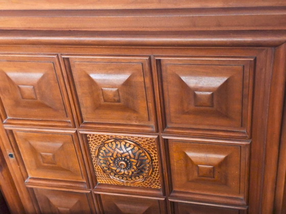 Grande Credenza Brutalista Francese con Pannelli Intagliati, Anni '40 – Credenze, Legno (photo 11 of 15)