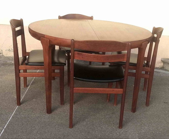 Table à manger 4 à 8 personnes + 4 chaises de Niels Vodder Années 60 – Salles à manger complètes, Wood, Skai (photo 2 of 29)
