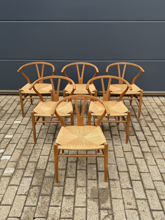 Image 1 of 8 sillas Wishbone CH24 de roble de Hans J. Wegner, Carl Hansen & Son